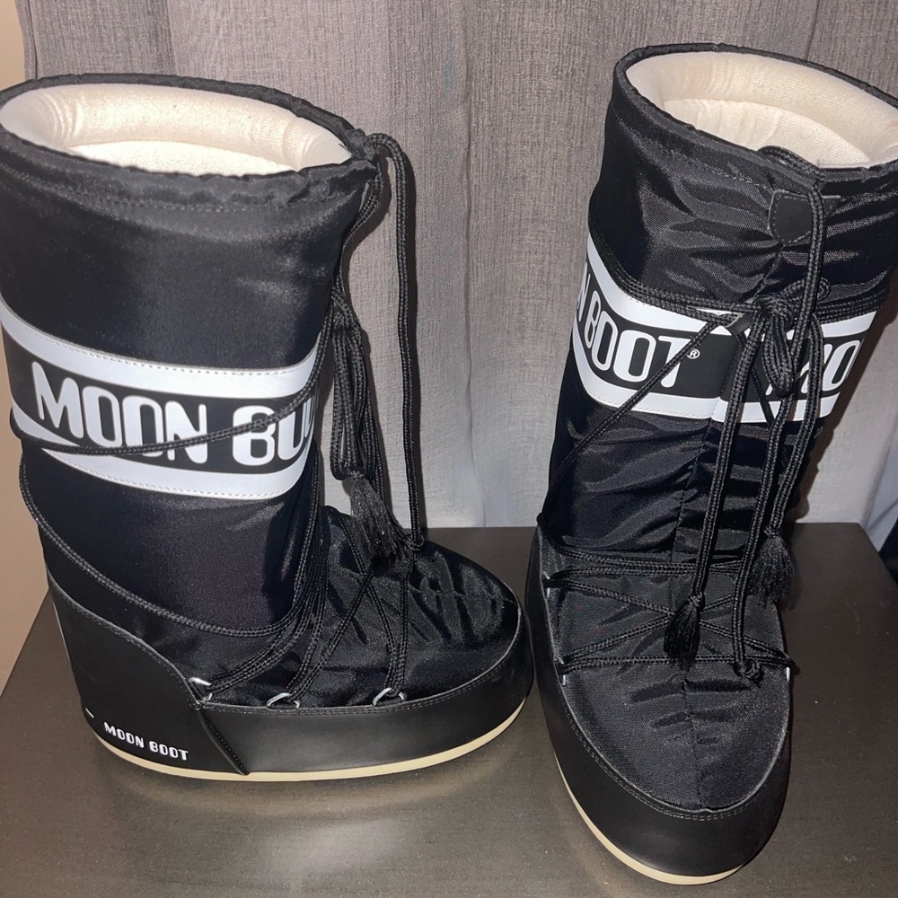 Moon boots ( UNISEX )